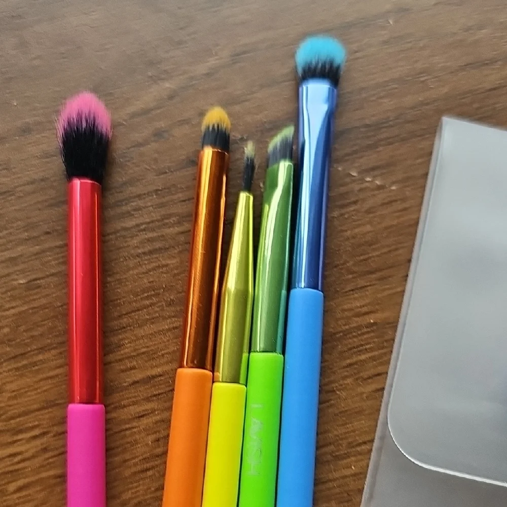 New Lavish Multicolor Eye Makeup Brush Set - Bright Rainbow Colors